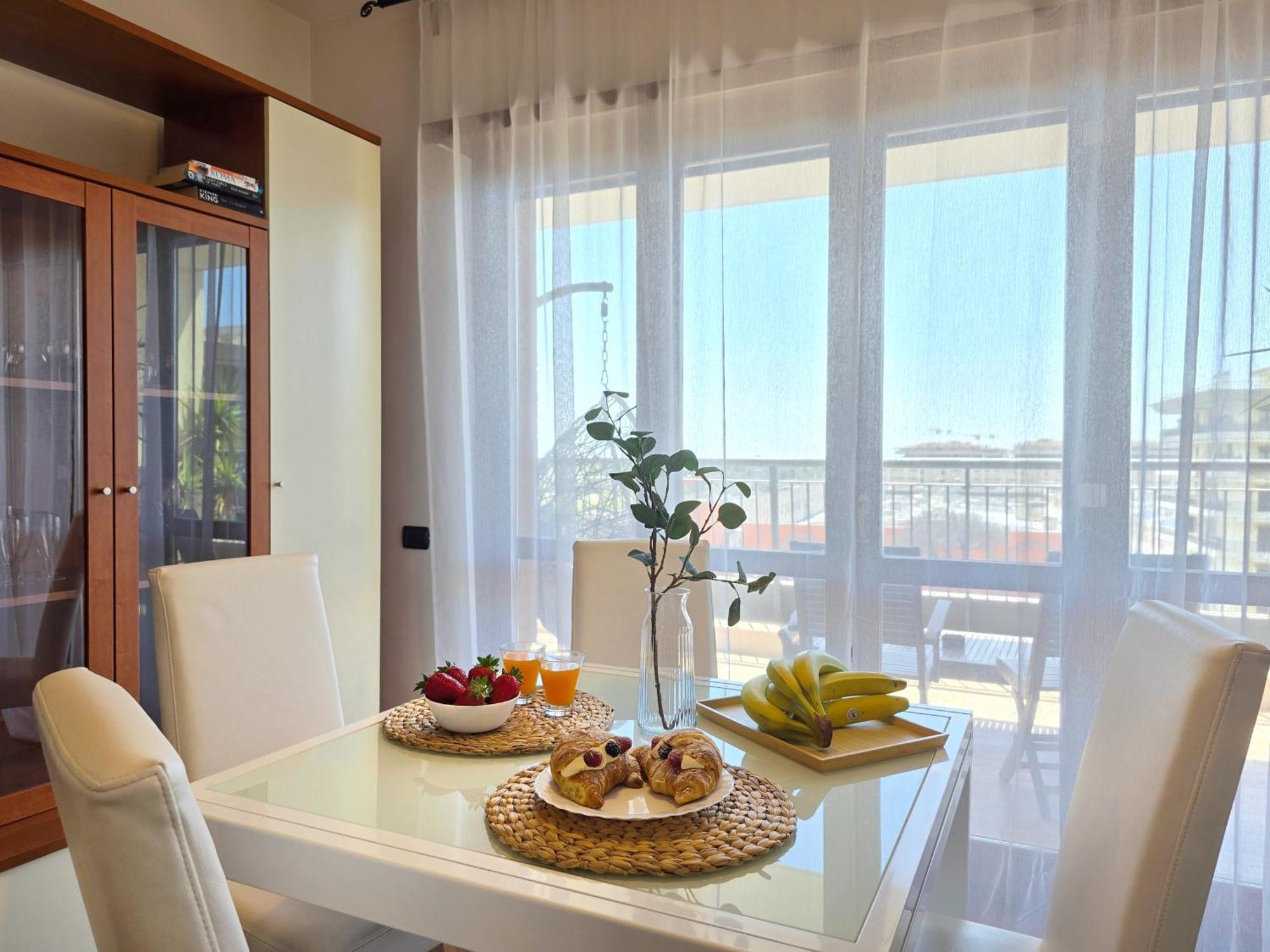 Casa Relax Con Terrazza Panoramica Lejlighed Fiumicino Eksteriør billede